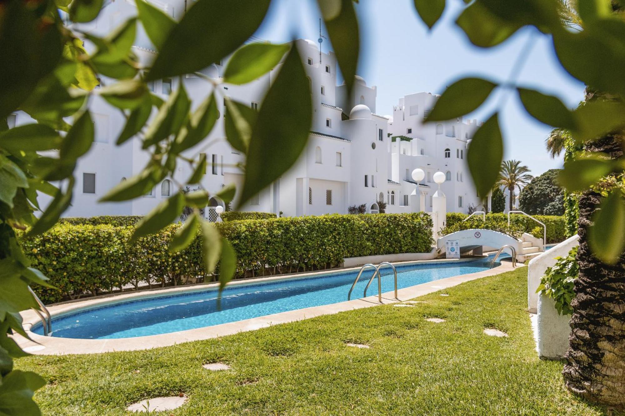 Апартаменты Oasis Club Хавеа Экстерьер фото